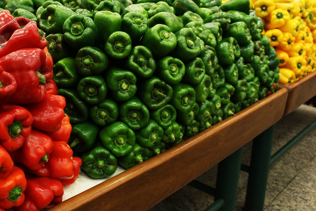 Estados Unidos contempla imponer tarifas a frutas y verduras mexicanas