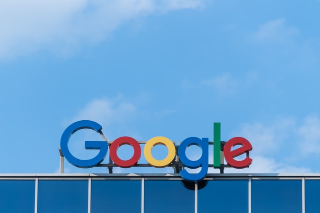 Google dará los viernes a sus empleados como días libres