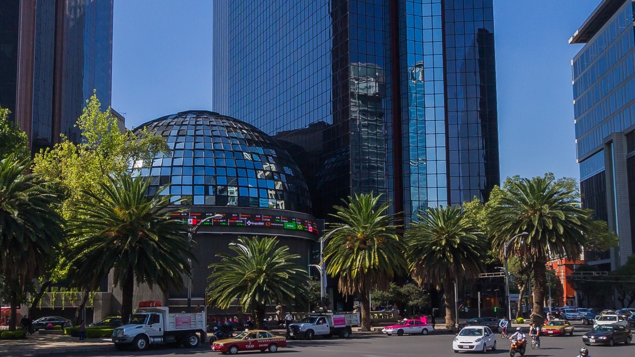 Bolsa Mexicana de Valores suspende actividades a media jornada