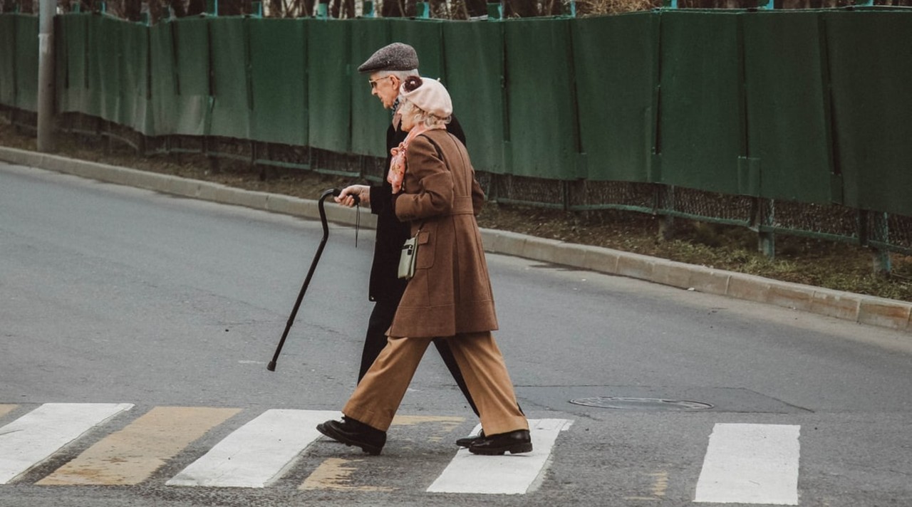 Becas y pensión para adultos mayores aumentarán en 2021: AMLO