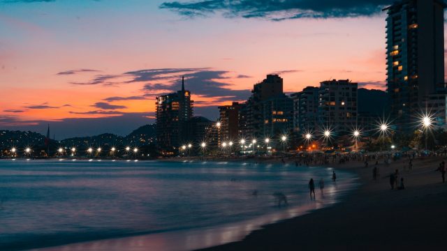 AMLO publica el decreto para garantizar libre acceso a playas