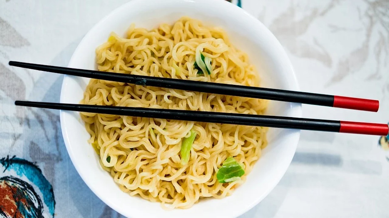 Buscan a un amante de fideos japoneses; pagan 216 mil pesos