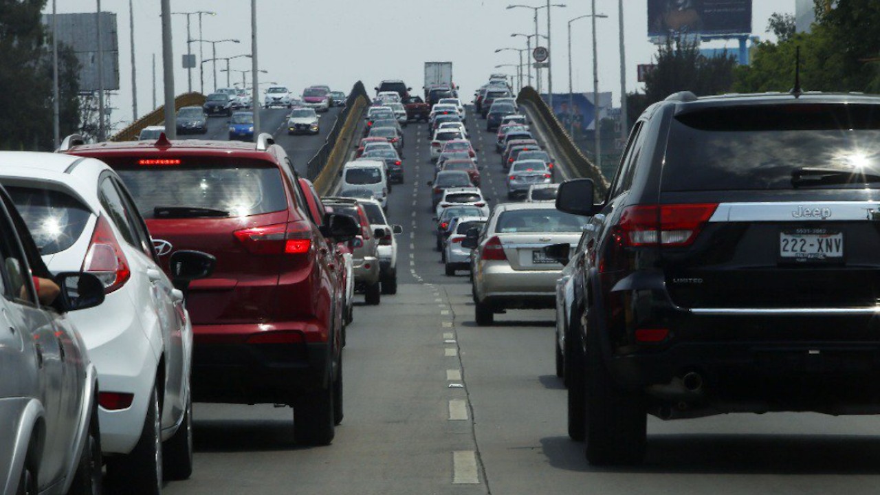 ¿Te toca realizar el trámite de renovación de placas? Así puedes hacerlo