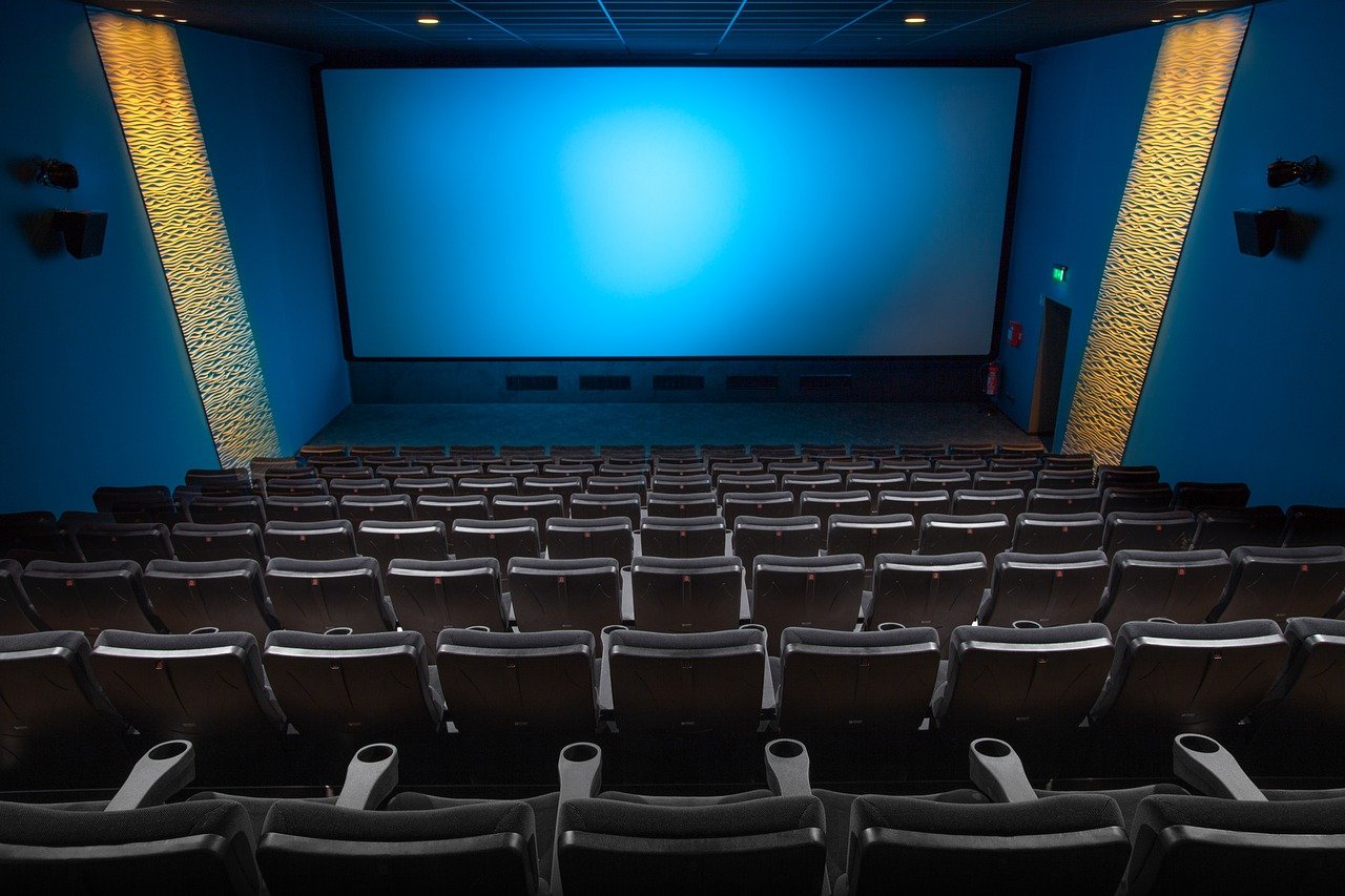 Cines: Abiertos, pero sin películas para mostrar