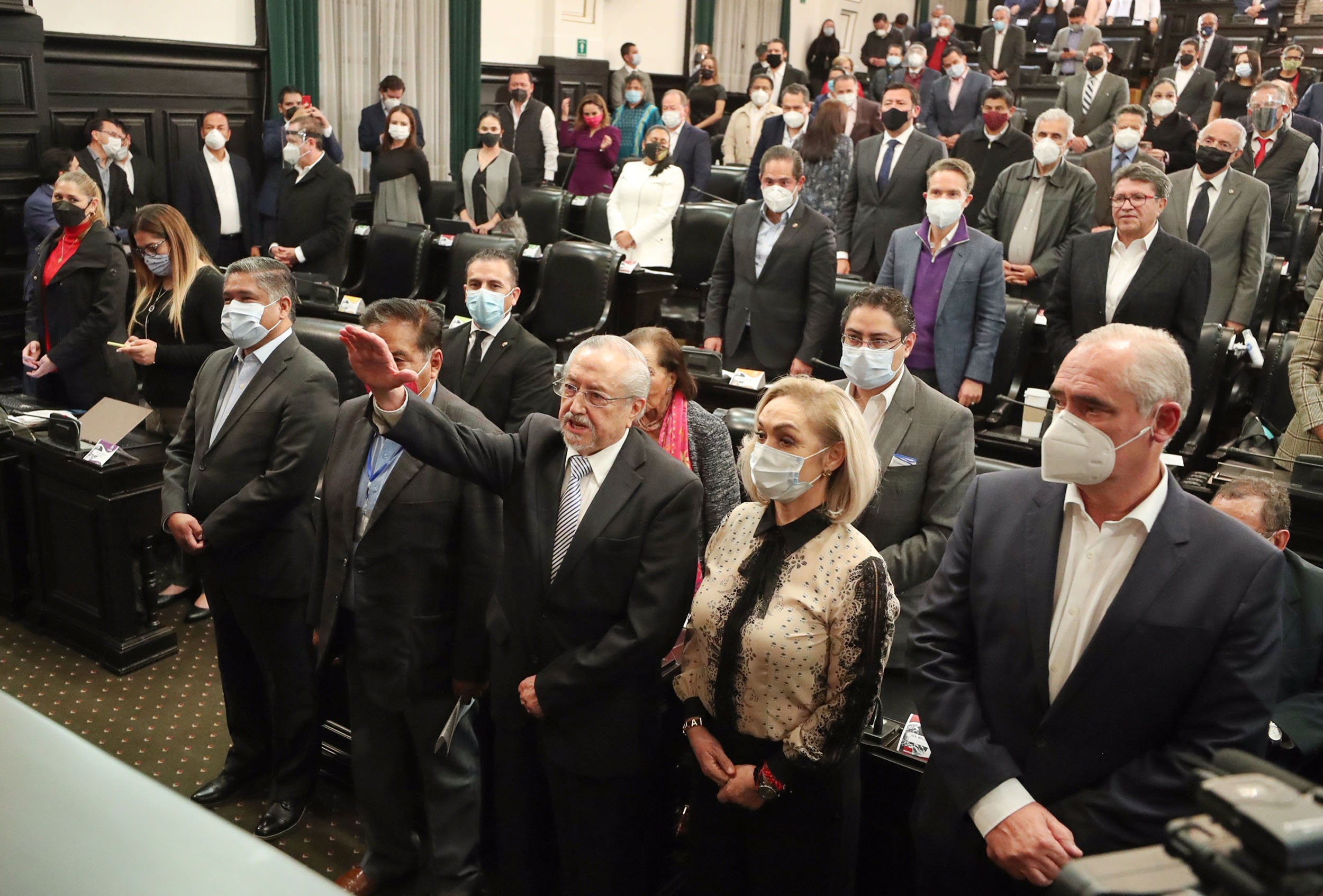 Senadores dan marcha atrás a grabaciones domiciliarias del SAT