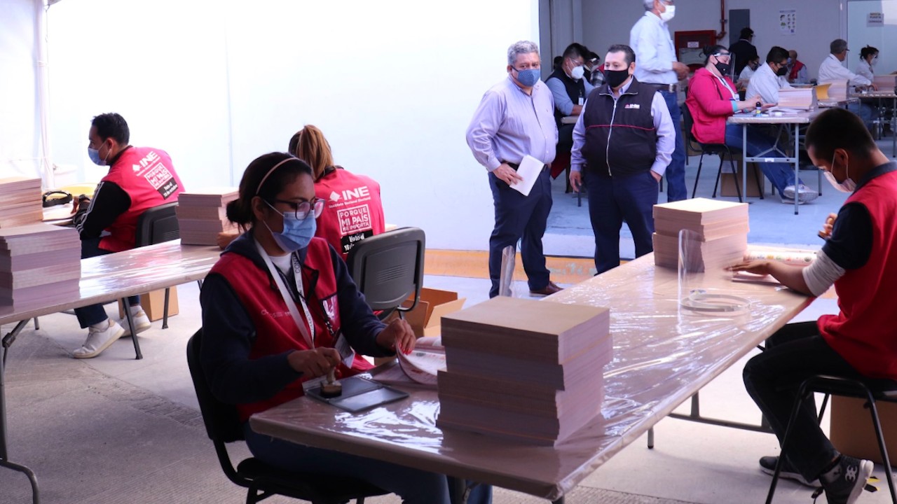 INE pagará hasta 12 mil pesos al mes por trabajar en elecciones de 2021