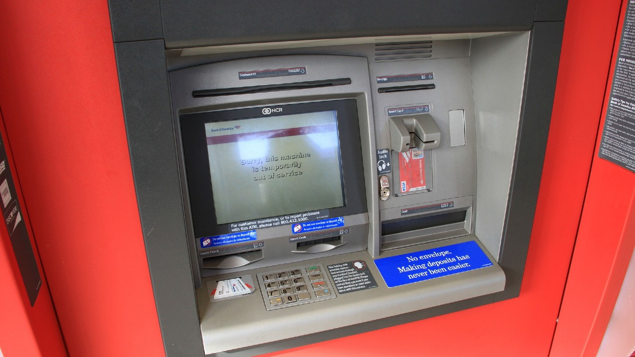 Esto debes hacer si el SAT congeló tus cuentas sin avisar