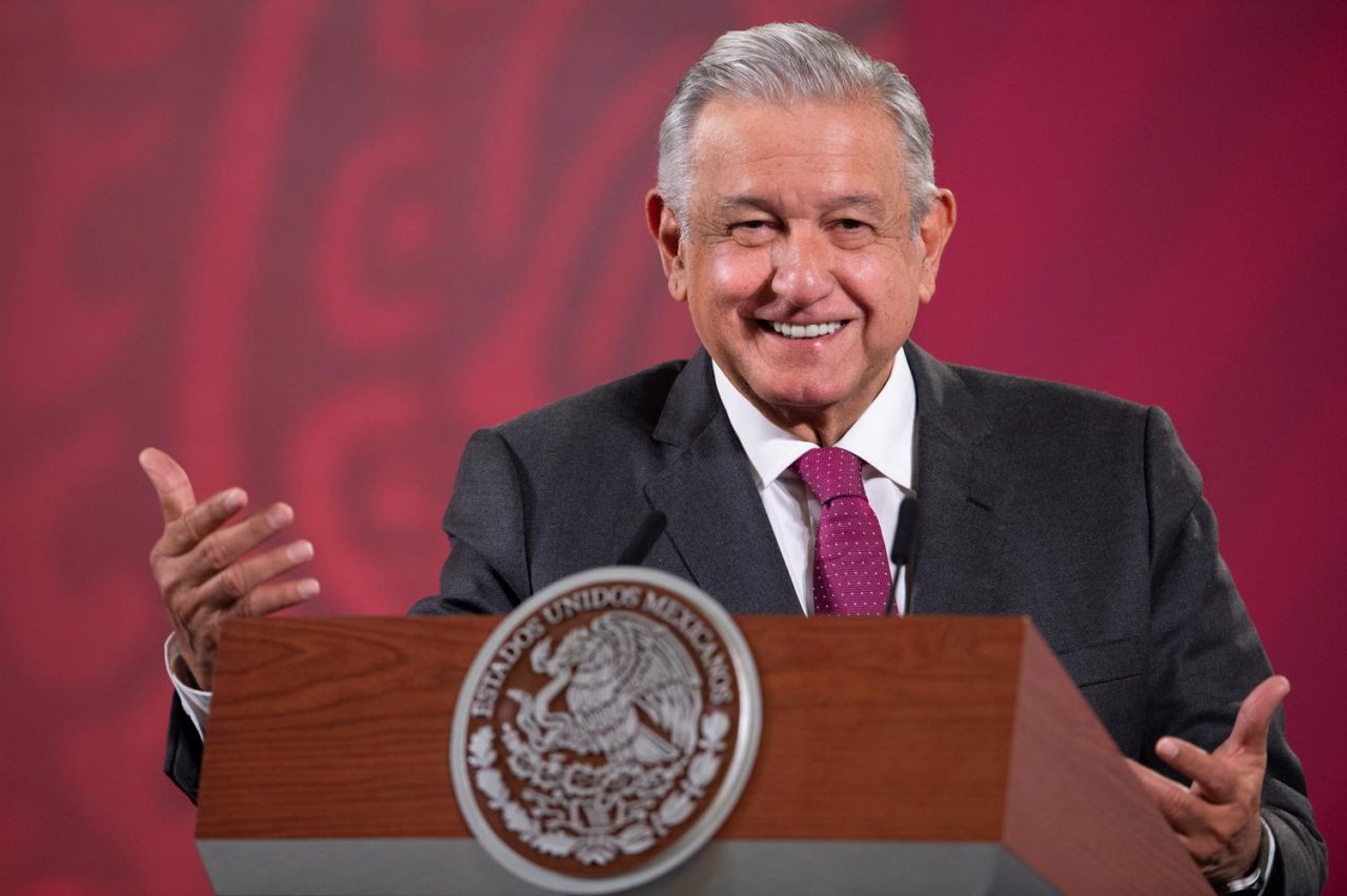 Se eliminará outsourcing del gobierno: AMLO