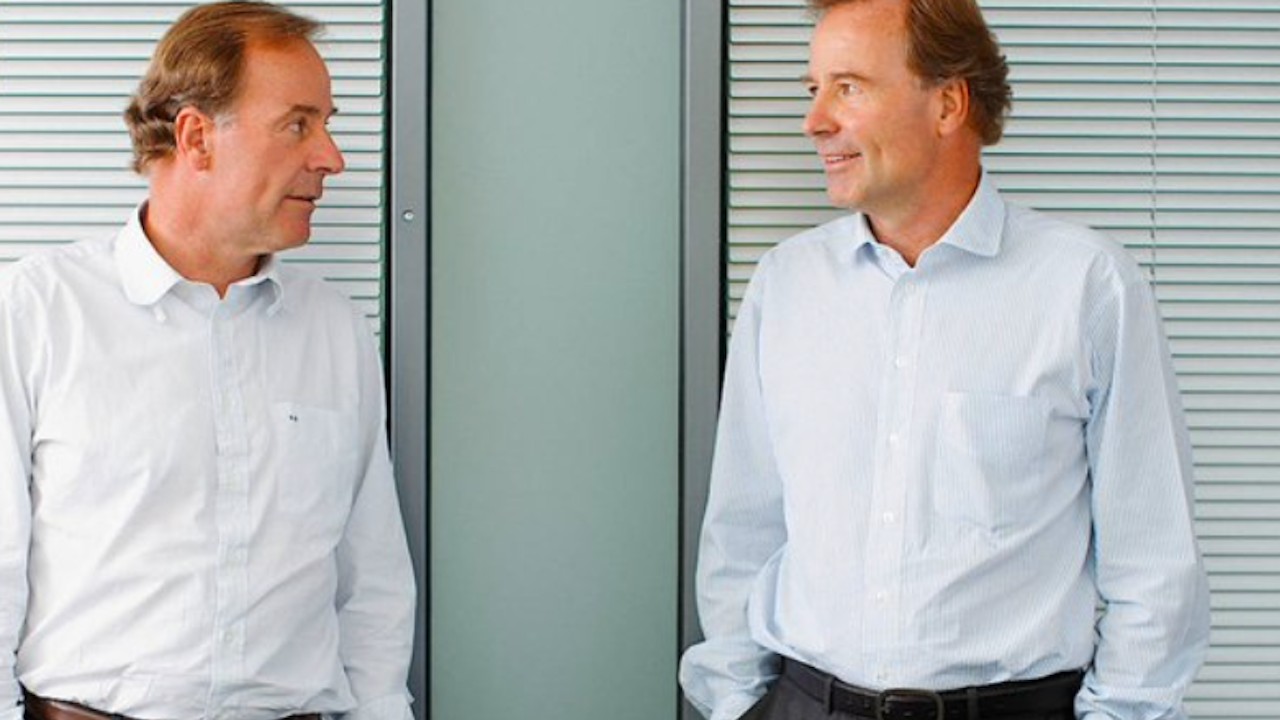 Esperanzas de vacuna Covid-19 han enriquecido a estos gemelos 8 mmdd