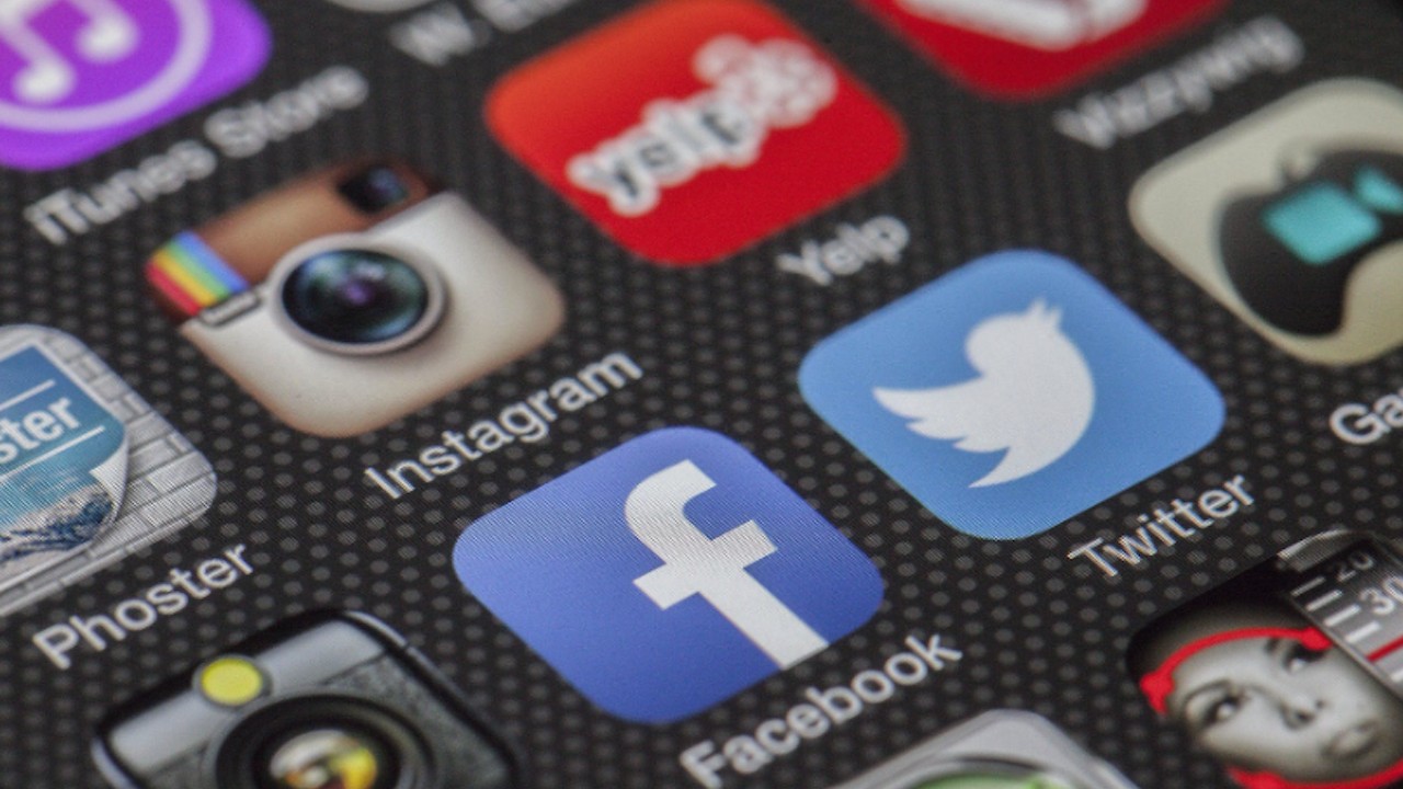 Francia reanuda impuestos a los gigantes tecnológicos y busca un acuerdo con EE.UU.