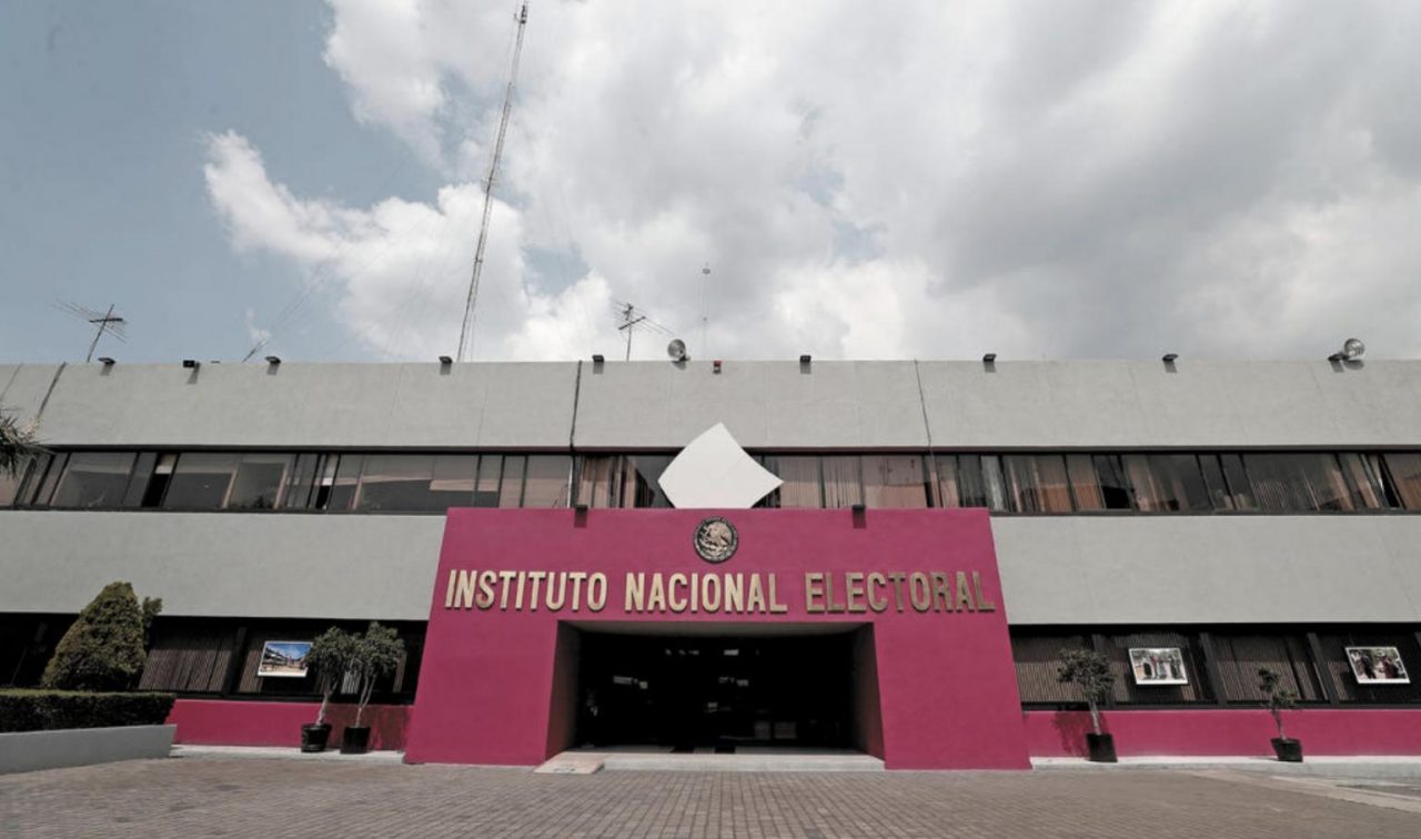 INE y tribunal electoral perderán 2 mil mdp: Recursos irán a programas de AMLO