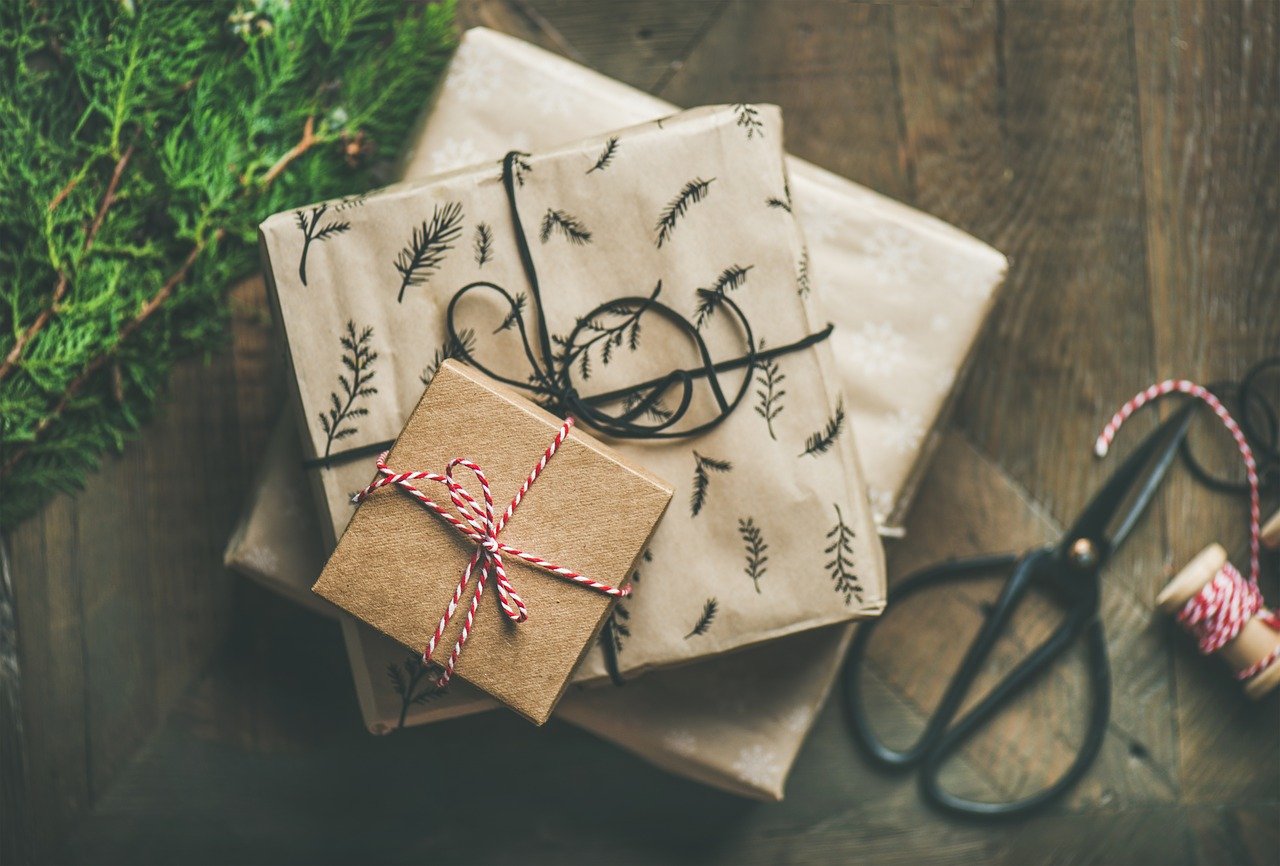 ¿Vas a hacer regalos navideños? Así podrás ahorrar