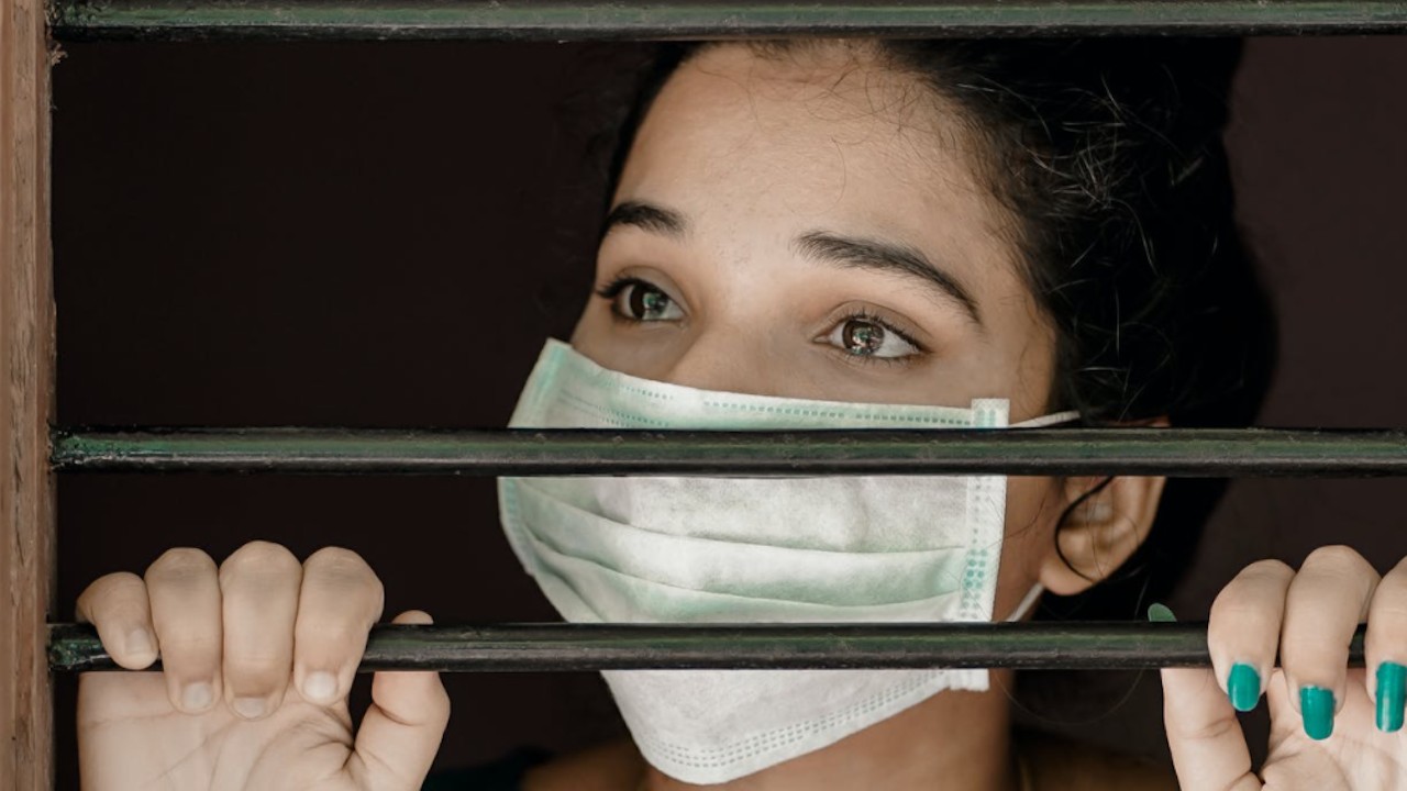 6 formas para vencer la tristeza del aislamiento durante el home office