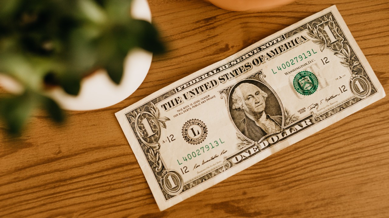 Cuándo es buen momento para comprar dólares