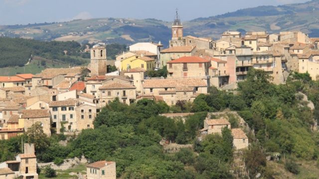 Castropignano pueblo de Italia ofrece casas en venta en un euro