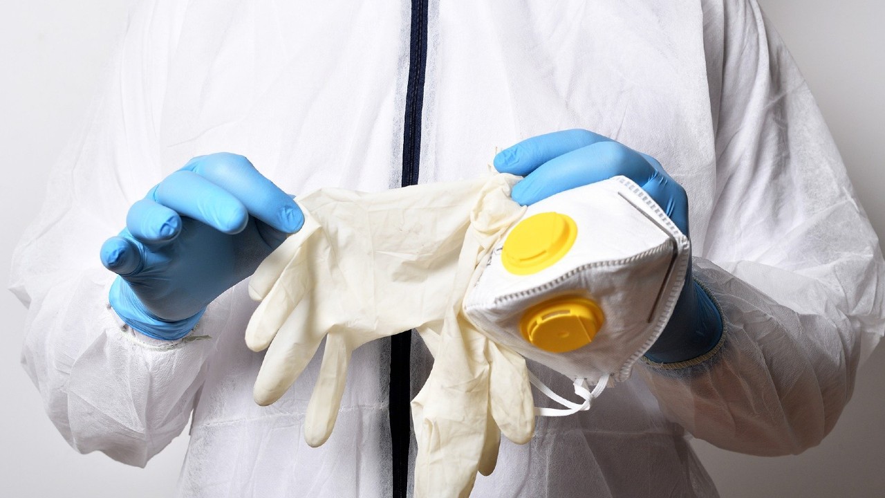 Cruz Roja despide a médicos por exigir salario digno para combatir el coronavirus