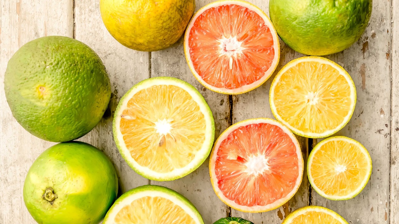 Naranja y Mandarina están entre los alimentos de temporada que se venden en diciembre