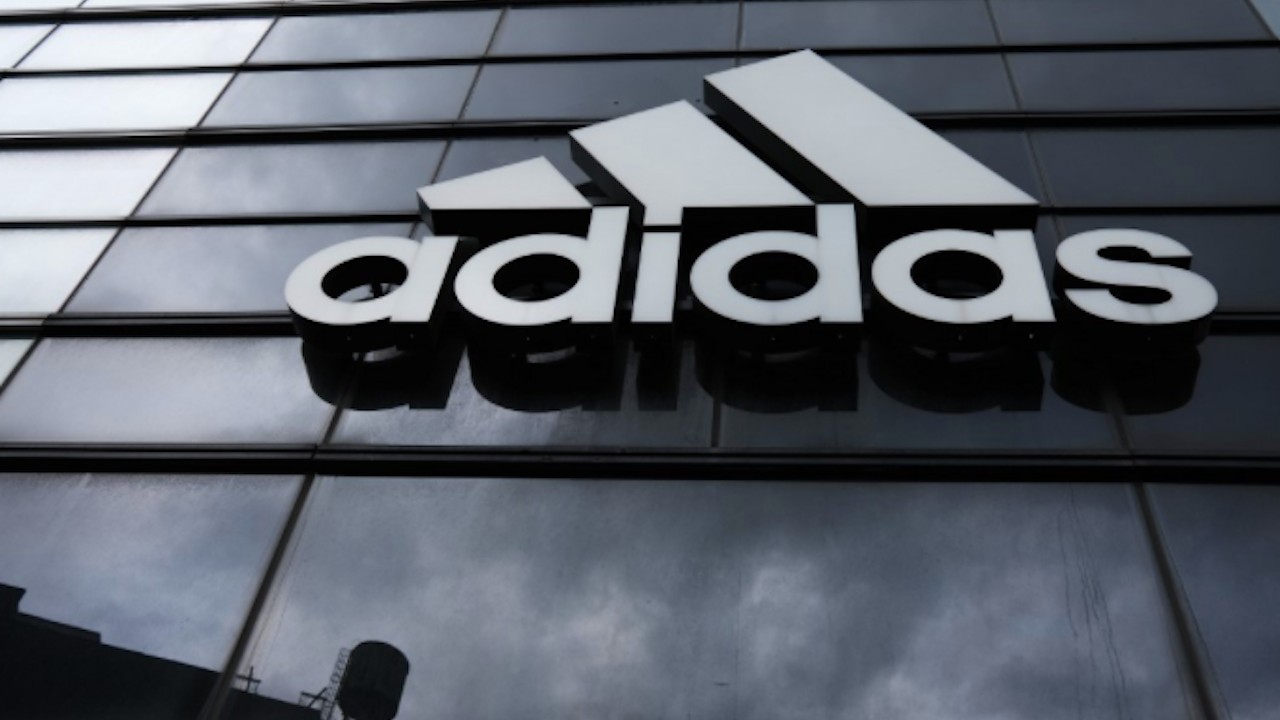 Adidas podría vender Reebok; anunciará la decisión en marzo