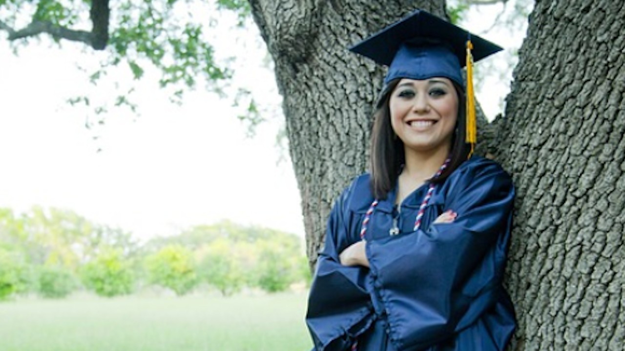 ¿Estudiar la universidad te ayuda a encontrar trabajo rápido?