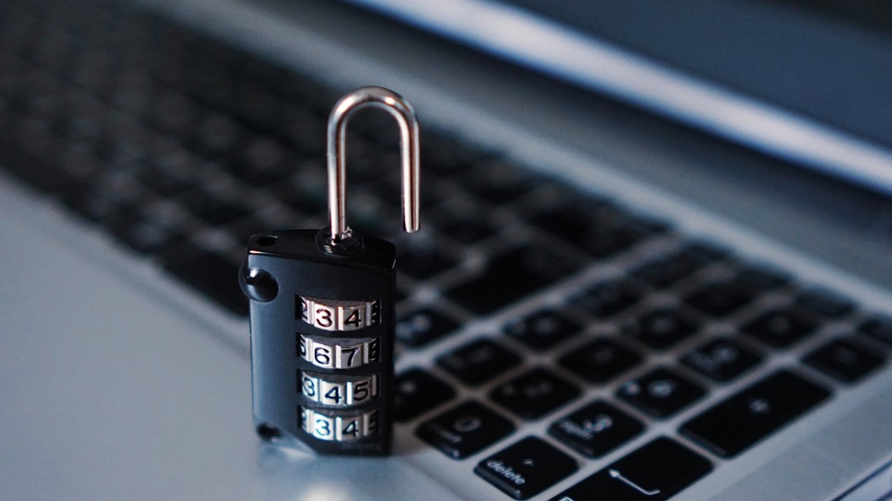 Hackean departamentos de Comercio y del Tesoro de EE.UU.