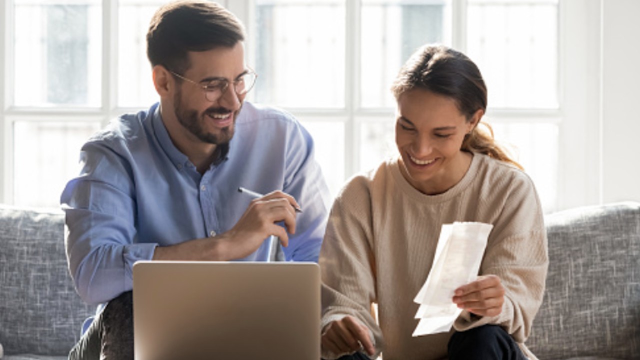 Pasos clave para administrar tus gastos con mano de hierro