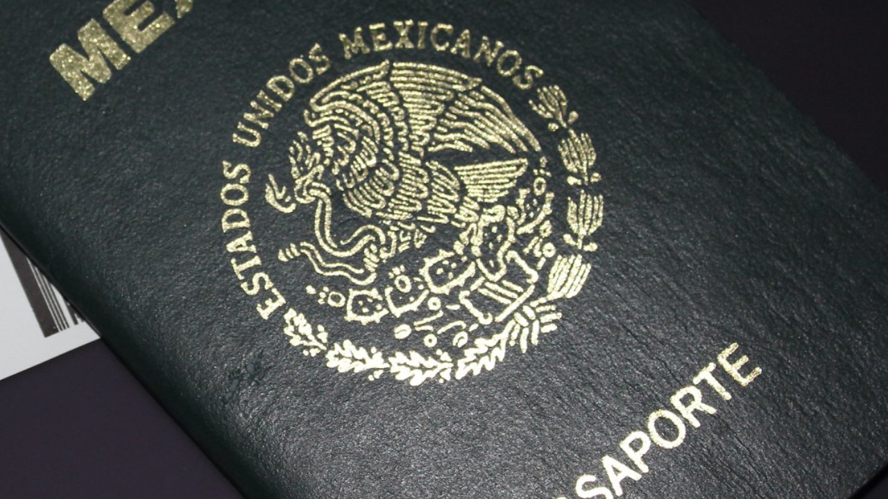 Alertan sobre página falsa para tramitar pasaporte mexicano