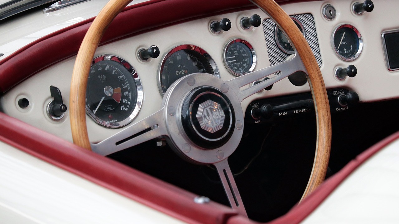 Para evitar la quiebra, museo subastará autos clásicos