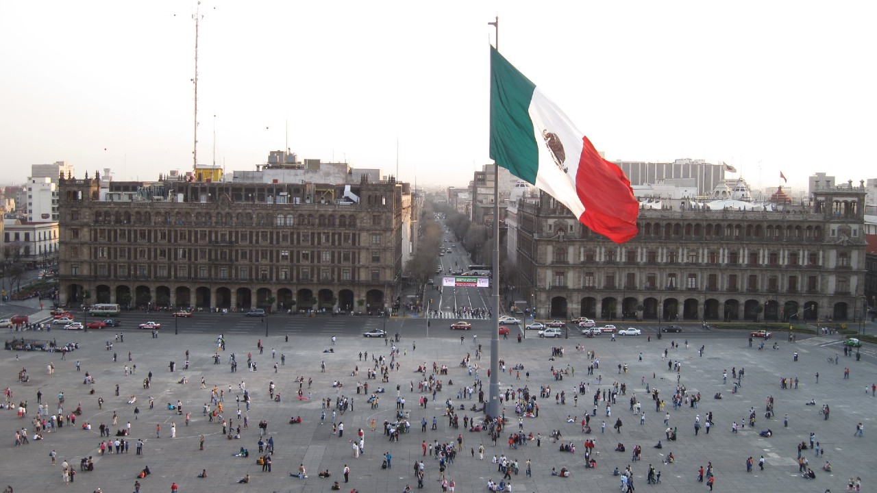 ¿Qué restaurantes abrirán este lunes a pesar del semáforo rojo en CDMX?