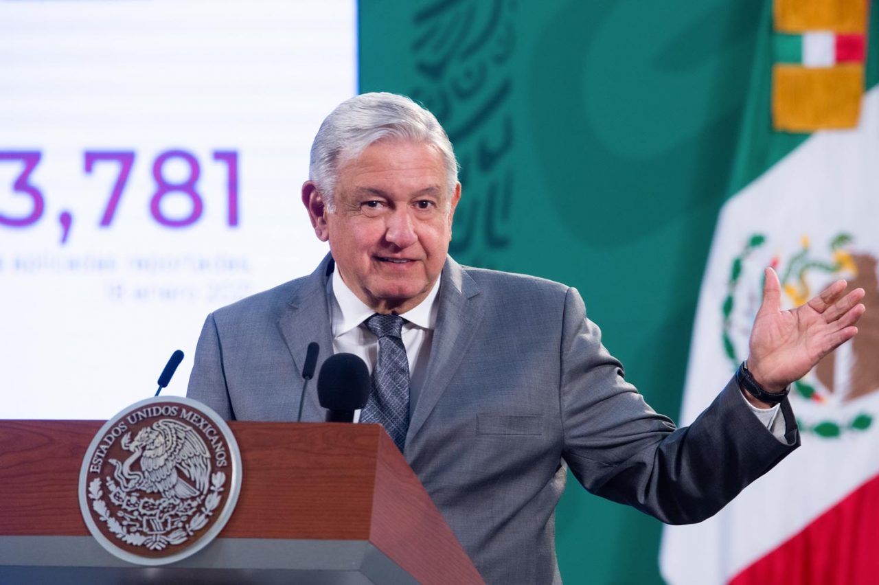 AMLO autoriza a IP y gobiernos estatales a comprar vacunas