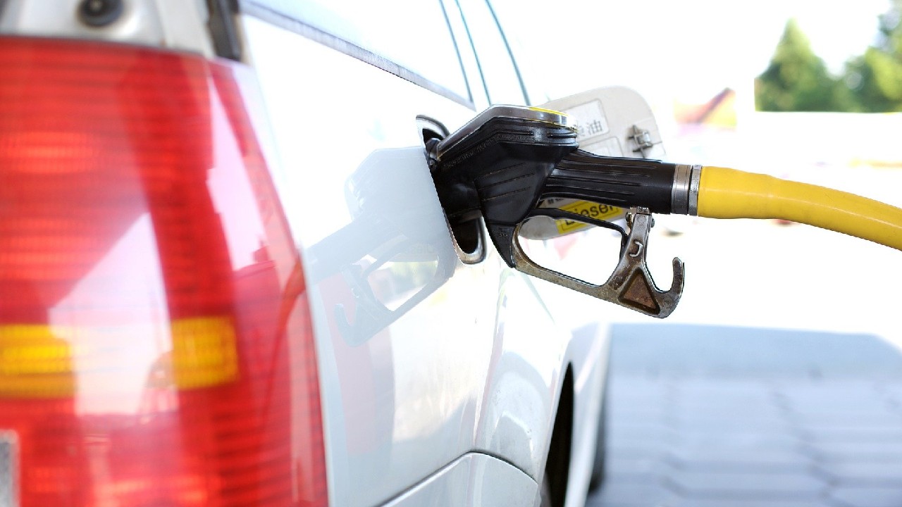 Evita hacer esto en una gasolinera para no arriesgarte
