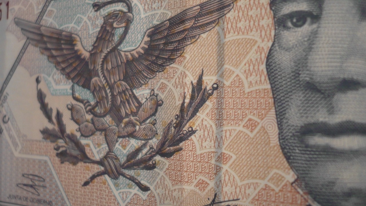 Este billete de 20 pesos de Benito Juárez pertenece a la familia D1 y fue producido en 2003