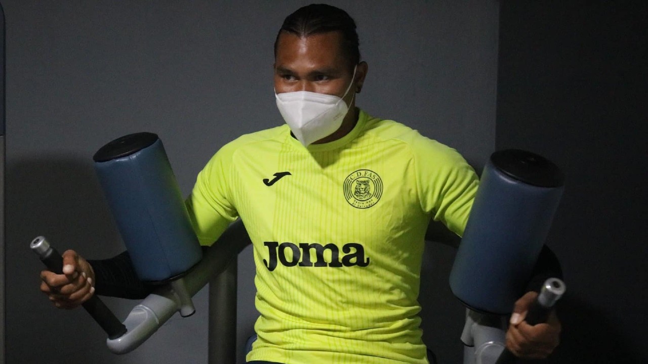 Destapan el salario del Gullit Peña en el FAS de El Salvador