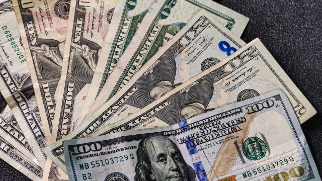 El peso mexicano sigue inestable ante el dólar