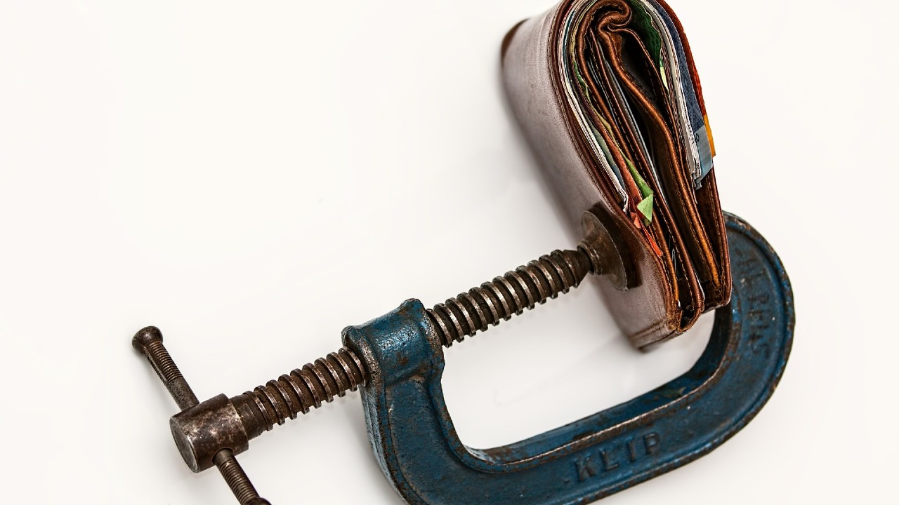 Toma en cuenta este truco si ya no puedes pagar tus deudas