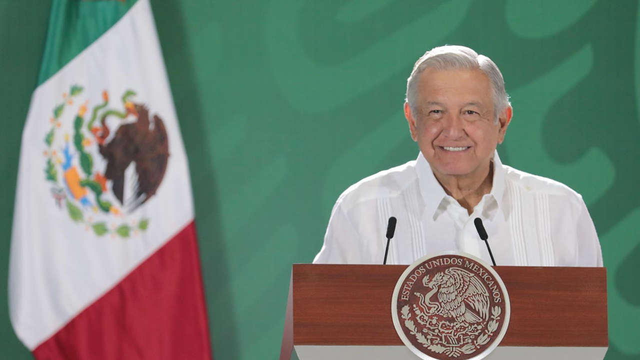 AMLO: En 2024, México ya no comprará gasolina en el extranjero