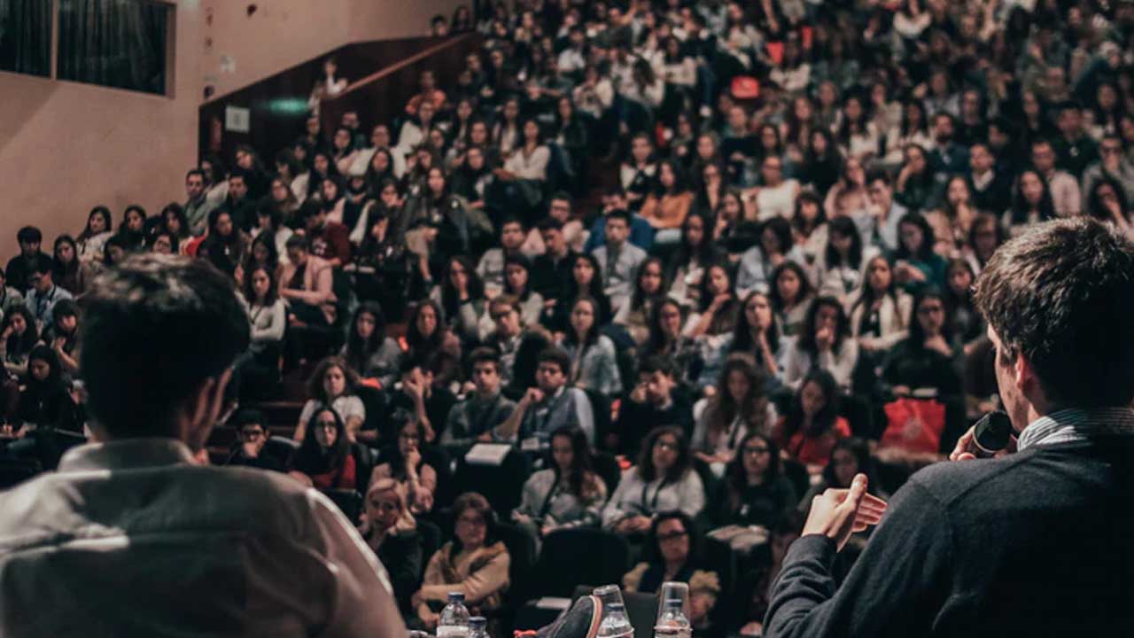 Beca de $80 mil pesos te ayuda a dar cátedra en Universidad de Chicago