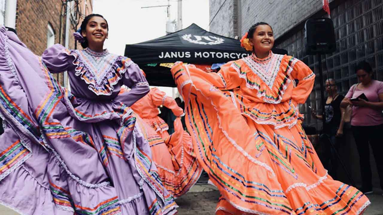 Infonavit firma acuerdo para otorgar créditos a migrantes