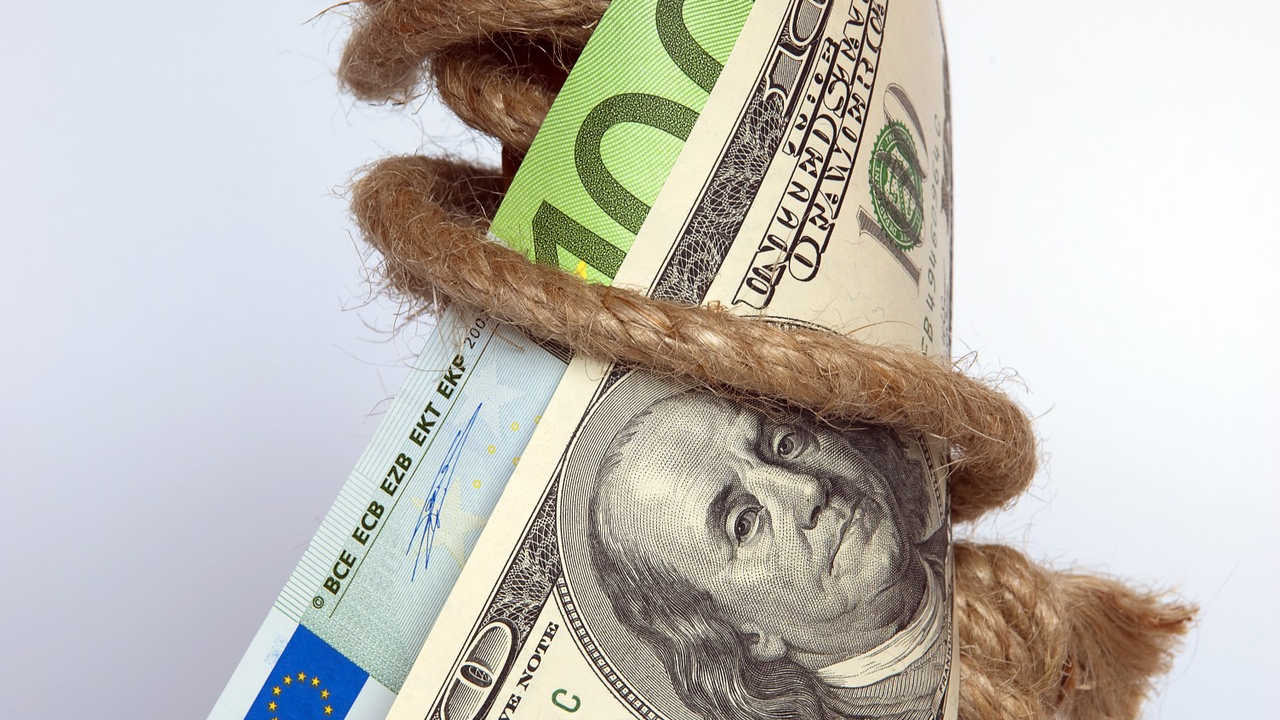 ¿Cómo puedo liquidar mis deudas atrasadas?