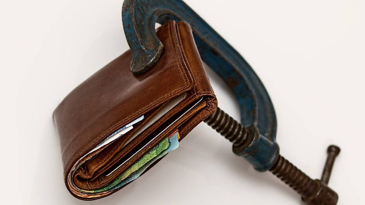 Consejos para no cargar con muchas deudas