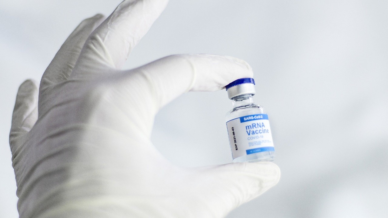 Este es el calendario de vacunación contra COVID 19 para maestros