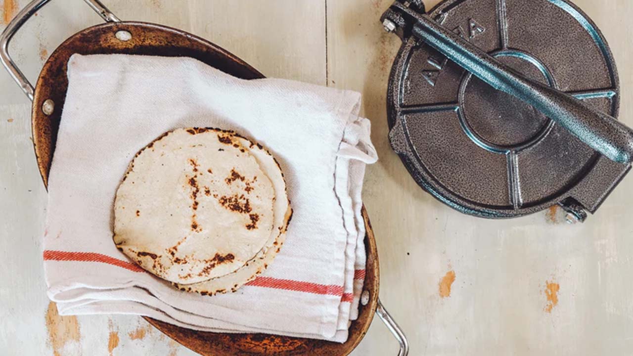 Tortilla alcanza precio histórico de $27 pesos por kilo: Profeco