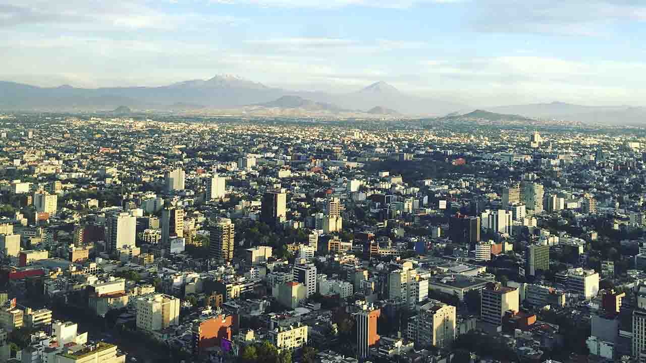 40% de los capitalinos trabajan o estudian fuera de la CDMX: INEGI