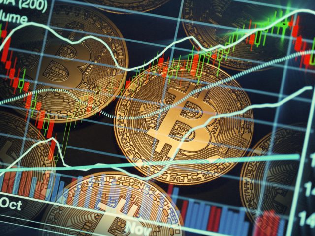 Bitcoin cae a 35 mil dólares tras prohibición en China de criptomonedas