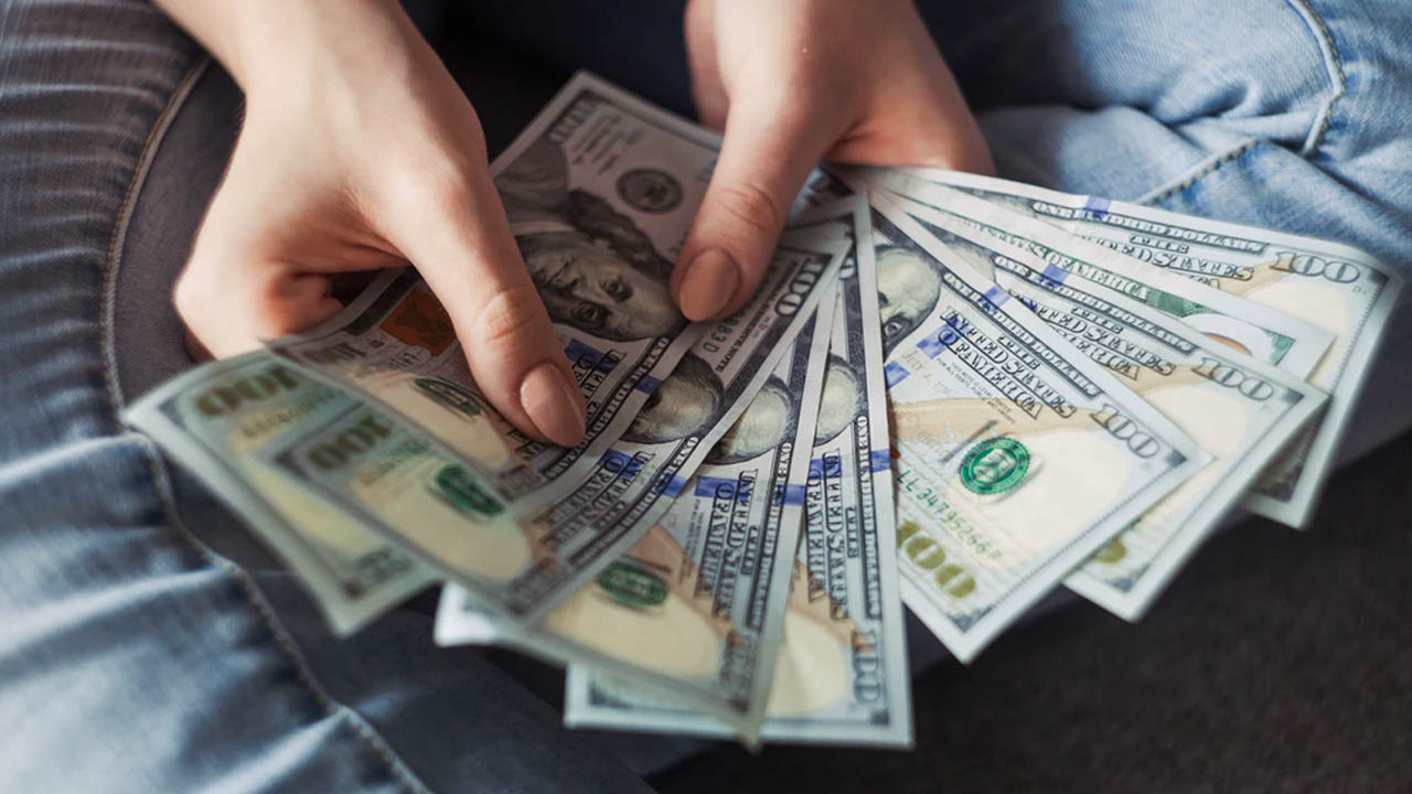 ¿Cuántos dólares puedo cambiar al día en México?