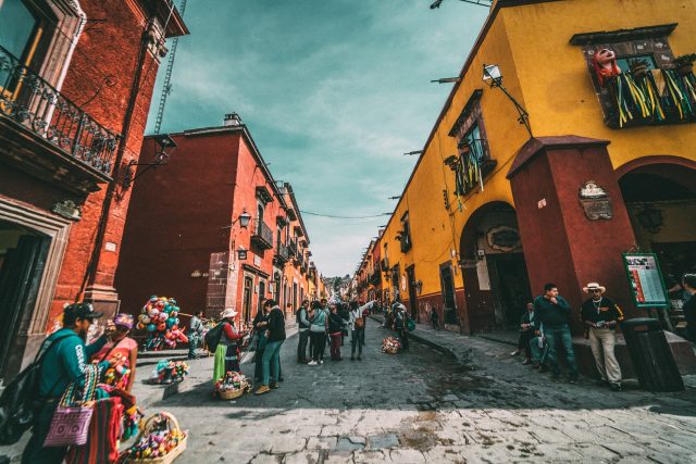Inegi: Crece economía de México 2.6% durante marzo