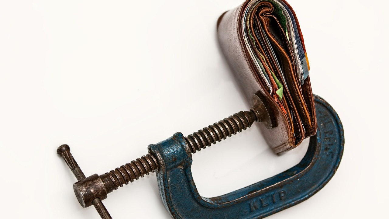 ¿Cuántas deudas puedo tener si gano 10 mil pesos?