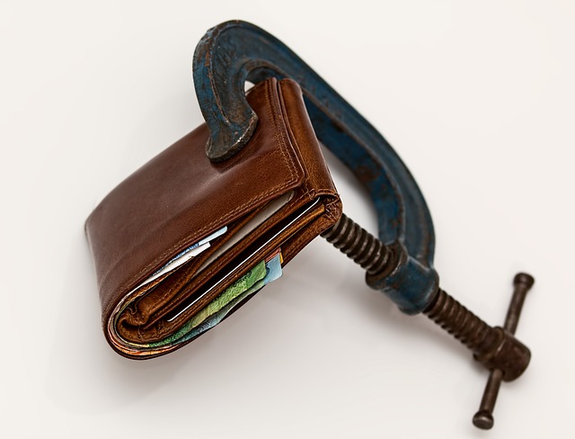 Evita apretar tu cartera y manchar tu historial crediticio por culpa de las deudas
