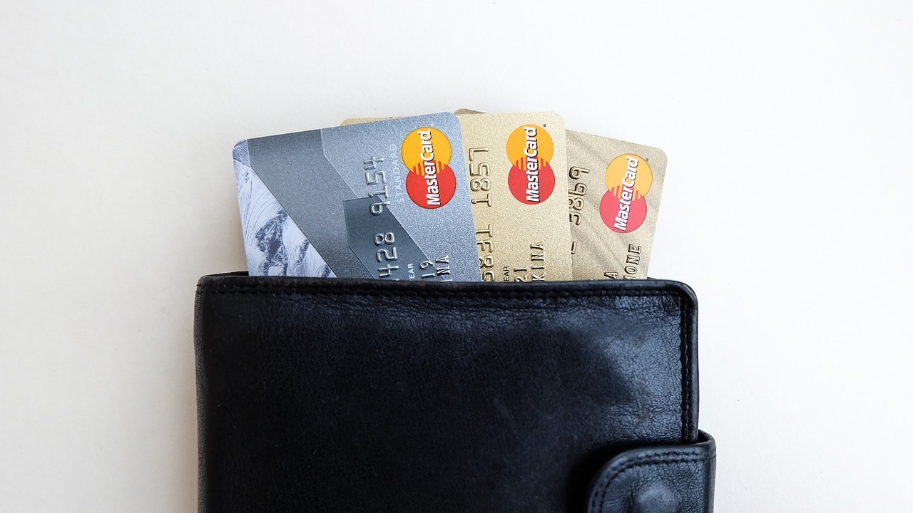 qué intereses cobran las tarjetas de crédito