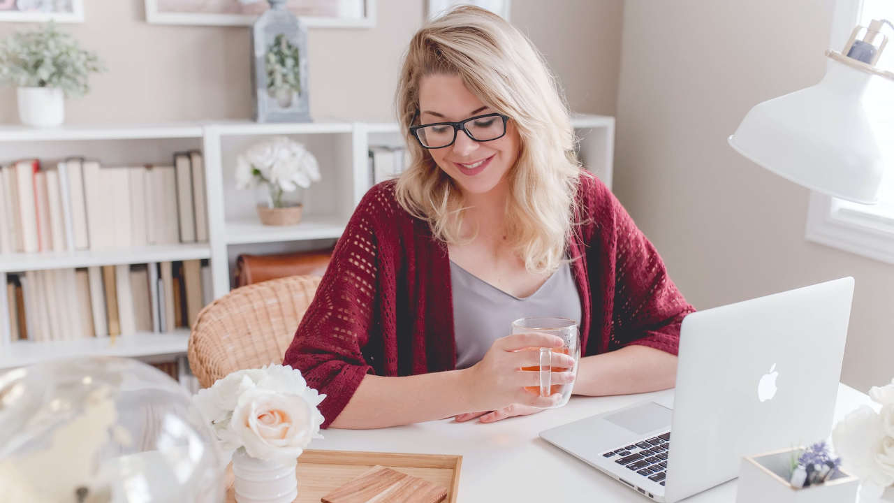 5 formas en las que ahorras dinero trabajando desde casa