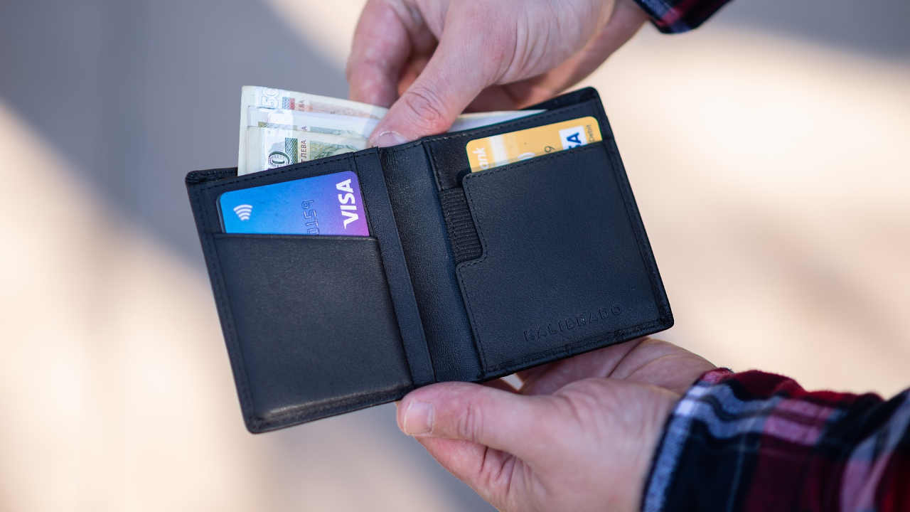 ¿Por qué los millonarios usan tarjetas de crédito?